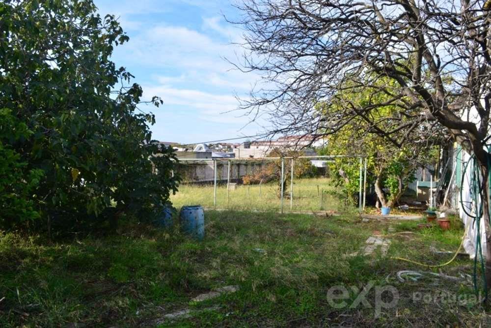 Terreno Rustico com possibilidade de passar a urbano com área total de 2000 m2