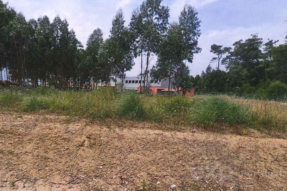 TERRENO COM VIABILIDADE PARA CONSTRUÇÃO EM VALADARES