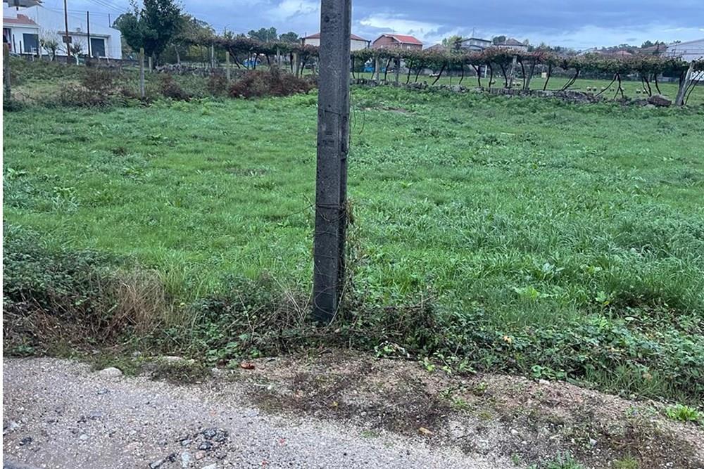 TERRENO EM LOUSADA PARA CONSTRUÇÃO DE MORADIAS E/OU ARMAZÉNS