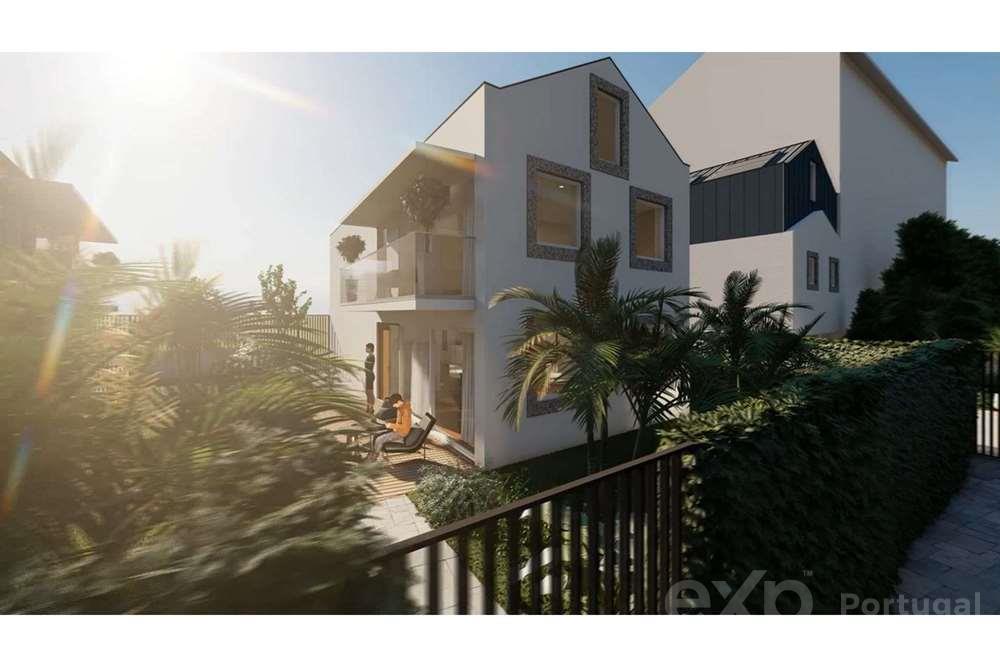 2 bedroom villa with 2 suites, 222m² and 116m² of outdoor space in Leça da Palmeira, Portugal