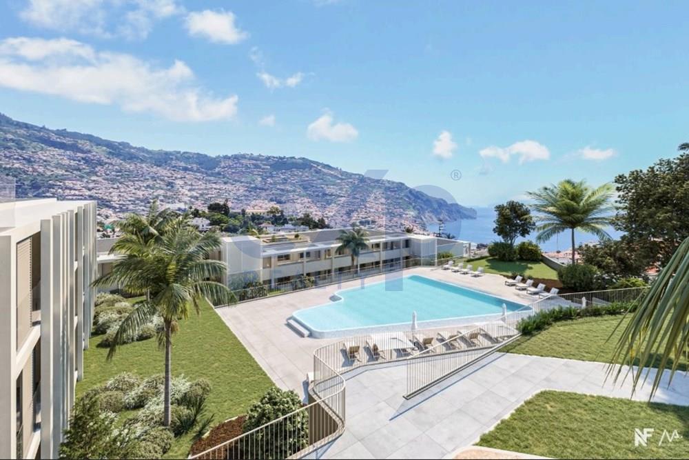 Apartamento T2 com Piscina e Vista Baia Funchal