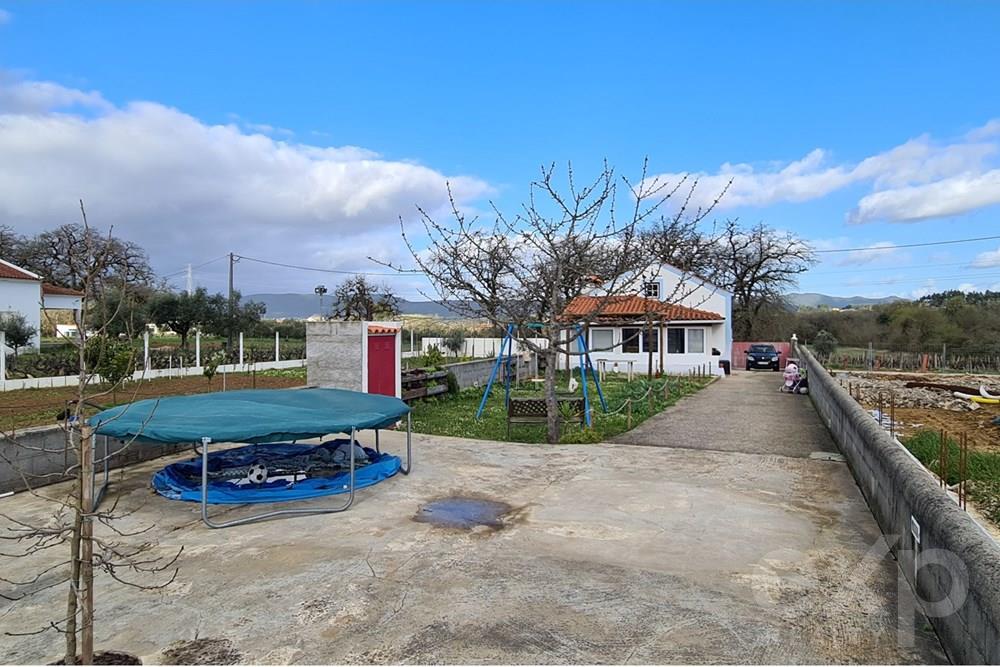 Quintinha T3 Renovada ; Terreno Cultivo e Pomar 2200m2