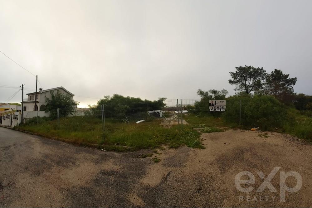 Rustic land in Avos in Charneca da Caparica