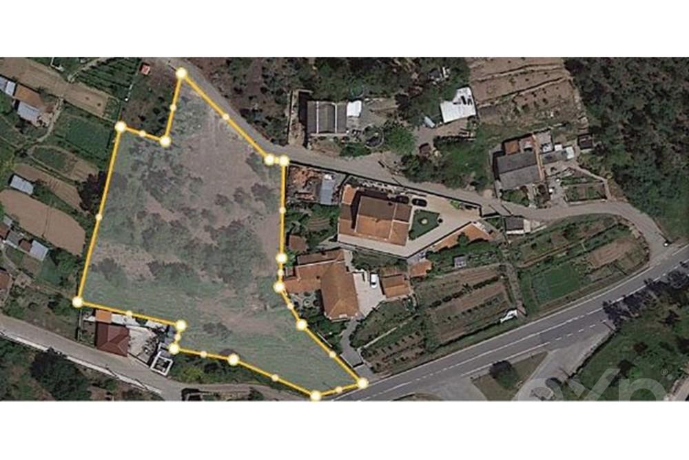 Terreno com área de 3.352 m2, localizado na Avenida José Joaquim Ferreira, 665