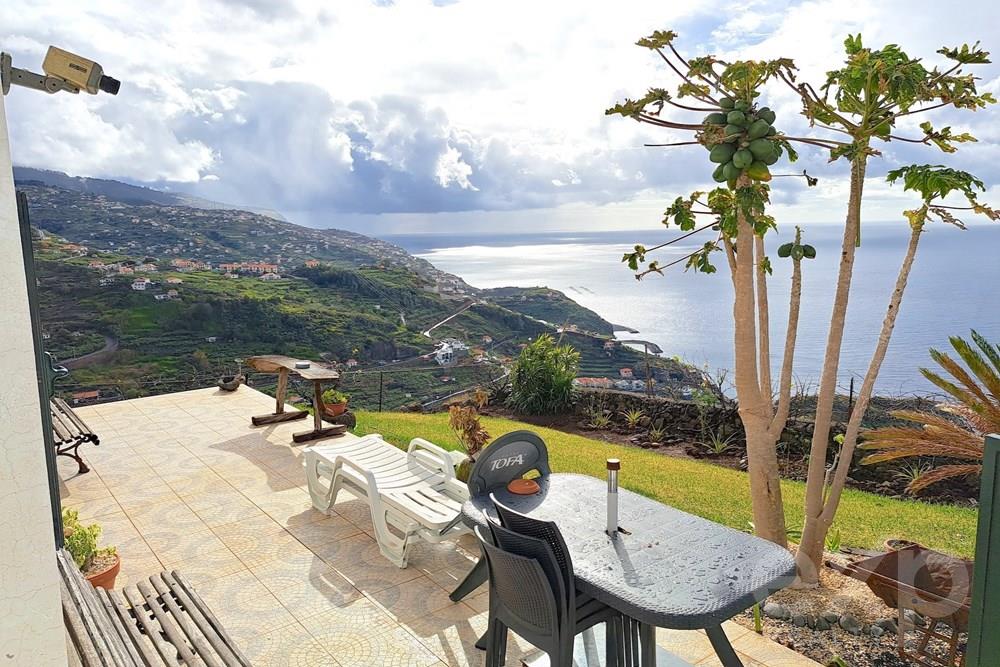 🏠 Beautiful T2+1 house located in the Tabua area, Ribeira Brava village