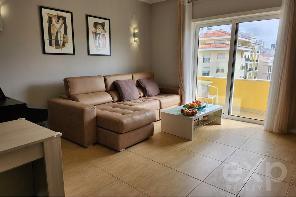 2 bedroom apartment with parking in Portimão