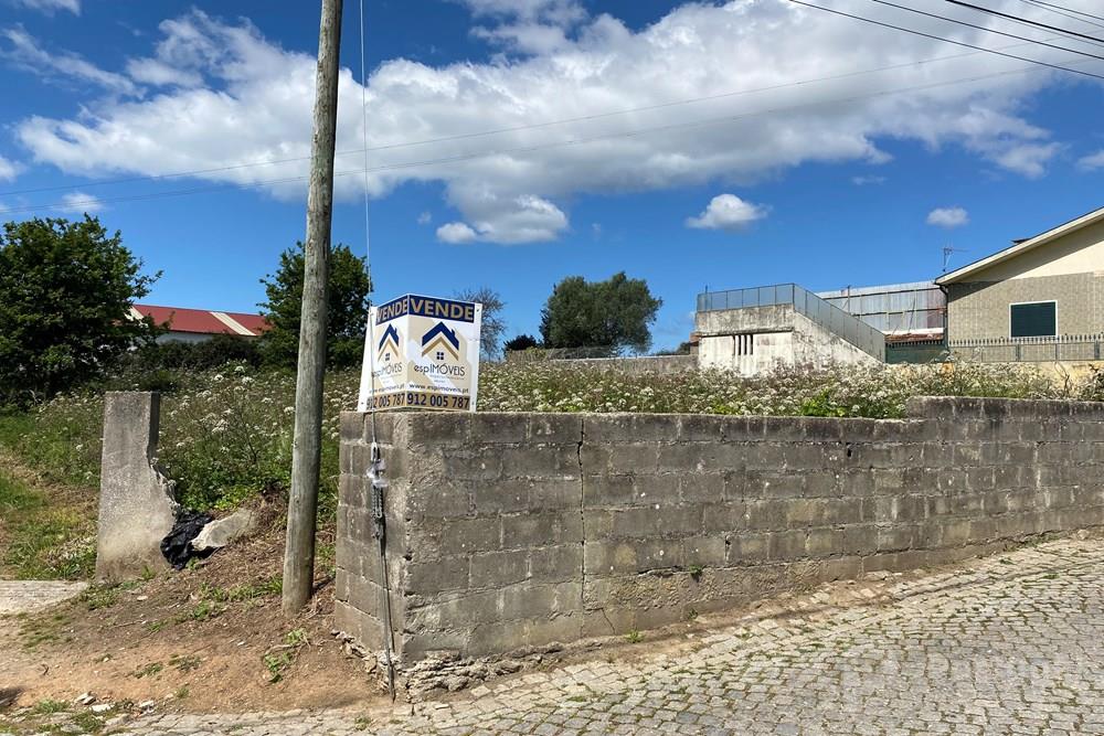 Terreno para construção em Grijó