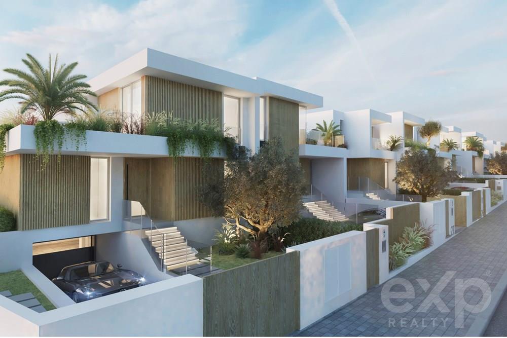MORADIA T3 EM BANDA MODERNA E ARQUITETURA CONTEMPORANEA  EM  FARO