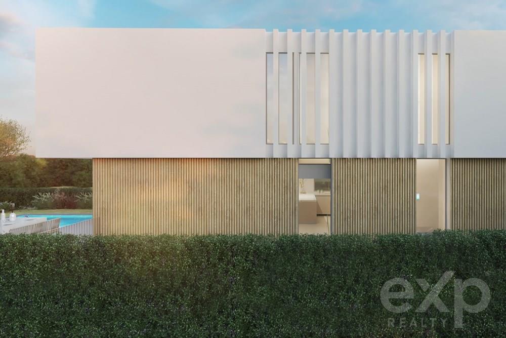 MORADIA T5 INDIVIDUAL MODERNA E ARQUITETURA CONTEMPORANEA COM PISCINA EM FARO