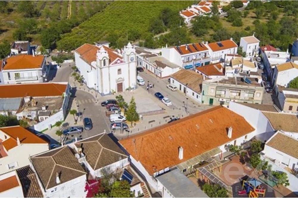 Vende-se Lote de Terreno para Moradia Isolada em Santo Estevão, Algarve