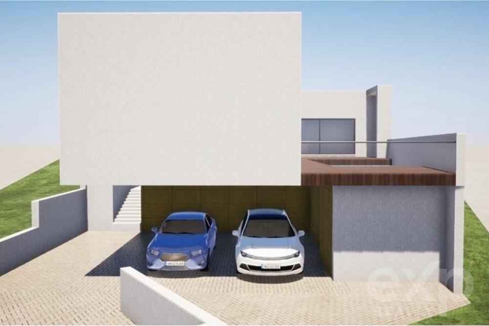 MORADIA FAMILIAR T3 COM PISCINA, GARAGEM, VISTA MAR E MONTANHA