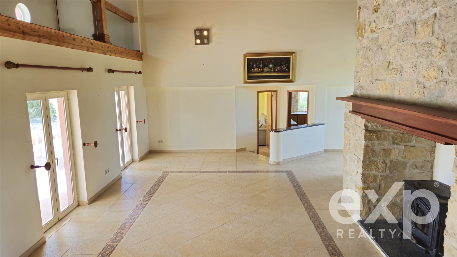 Deslumbrante moradia T4 privada com piscina e 5.1 hectares.
