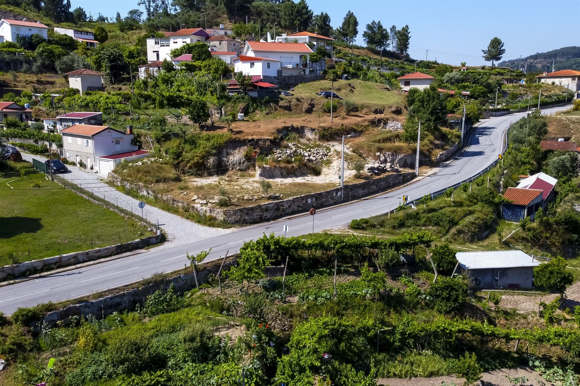 TERRENO - PROJETO APROVADO | MARAVILHOSAS VISTAS SOBRE O RIO DOURO