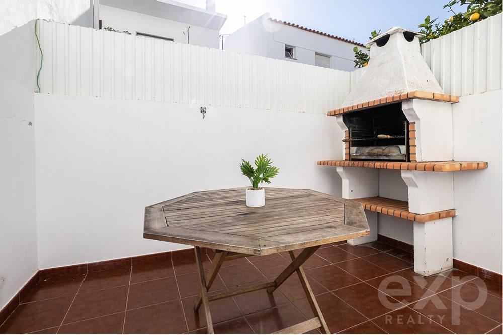 Apartamento T0+1 com fantástico terraço em Cabanas de Tavira