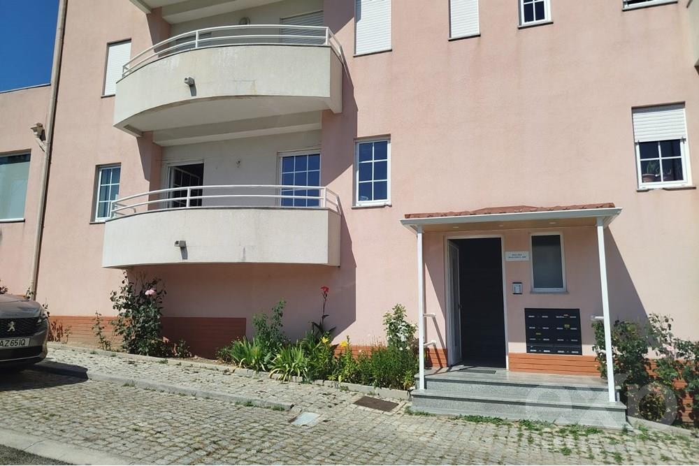 Apartamento T3 com Garagem em Tarouca recente e em Excelente estado