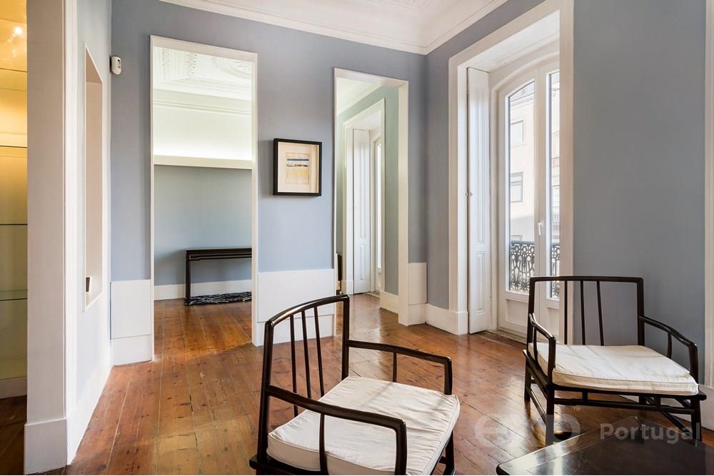 Convertible T1 to T3 Apartment in Príncipe Real – Charm and Convenience in Lisbon, remodeled in 2000