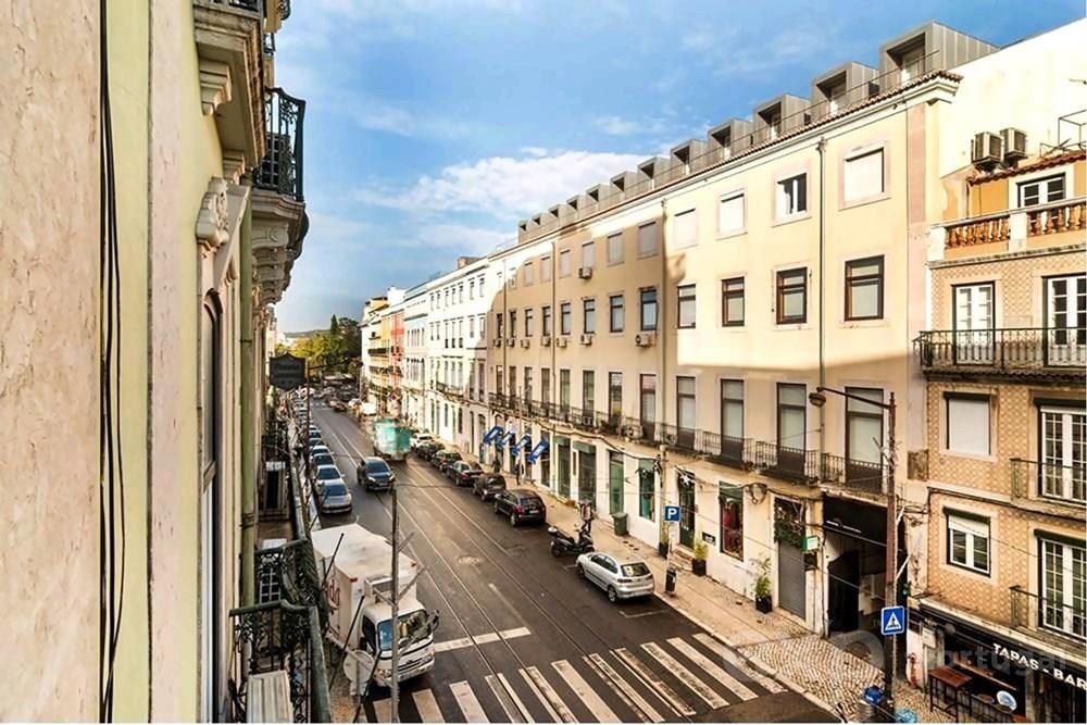 Exclusivo Apartamento T3 no Coração do Príncipe Real, Lisboa, renovado em 2000