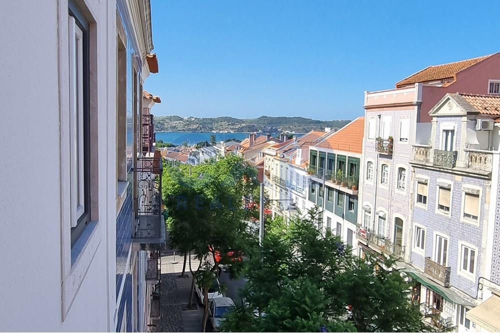 T4+1 Duplex Apartment in Calçada da Ajuda - Belém, Lisbon