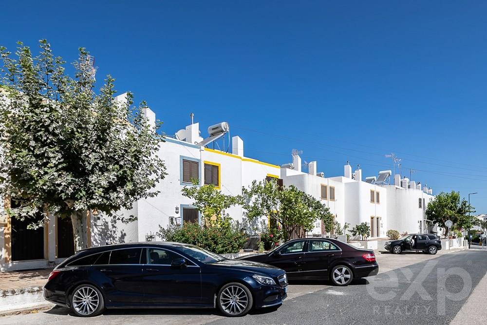 Townhouse in Cabanas de Tavira with patio