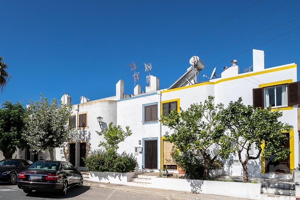 Townhouse in Cabanas de Tavira with patio