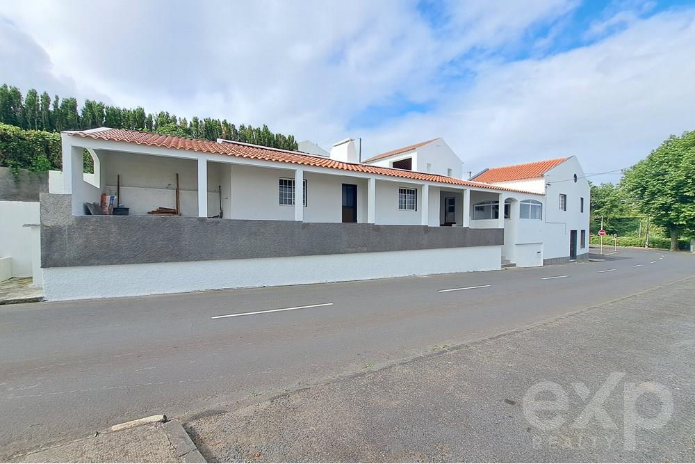 House in Santana, Nordeste with sea view