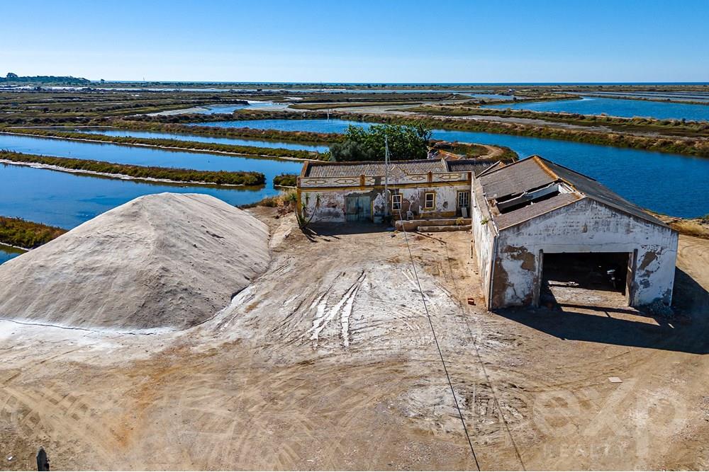 Exclusive Salt Pan for Sale with House to Renovate in Tavira