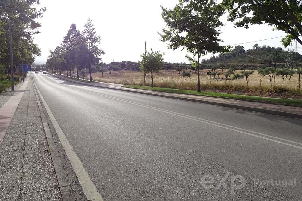 Terreno em Castelo Branco, a Lotear para construção residencial, com Plano de Pormenor aprovado e publicado