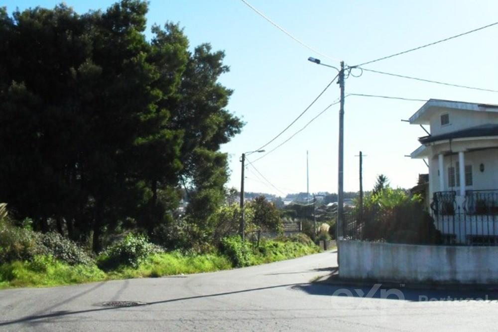 TERRENO PARA CONSTRUÇÃO DE 2 A 3 MORADIAS GEMINADAS