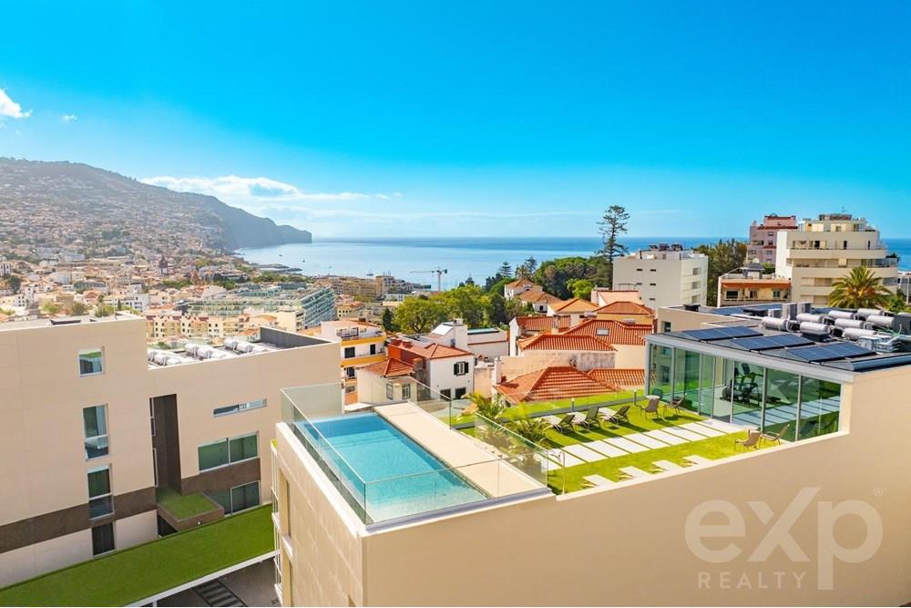 Apartamento de Luxo com 1 quarto com vista baia e cidade do Funchal