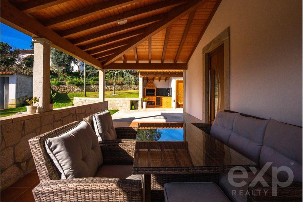 Renovated 5-Bedroom House For Sale, Portuguese Architecture, Ponte de Lima