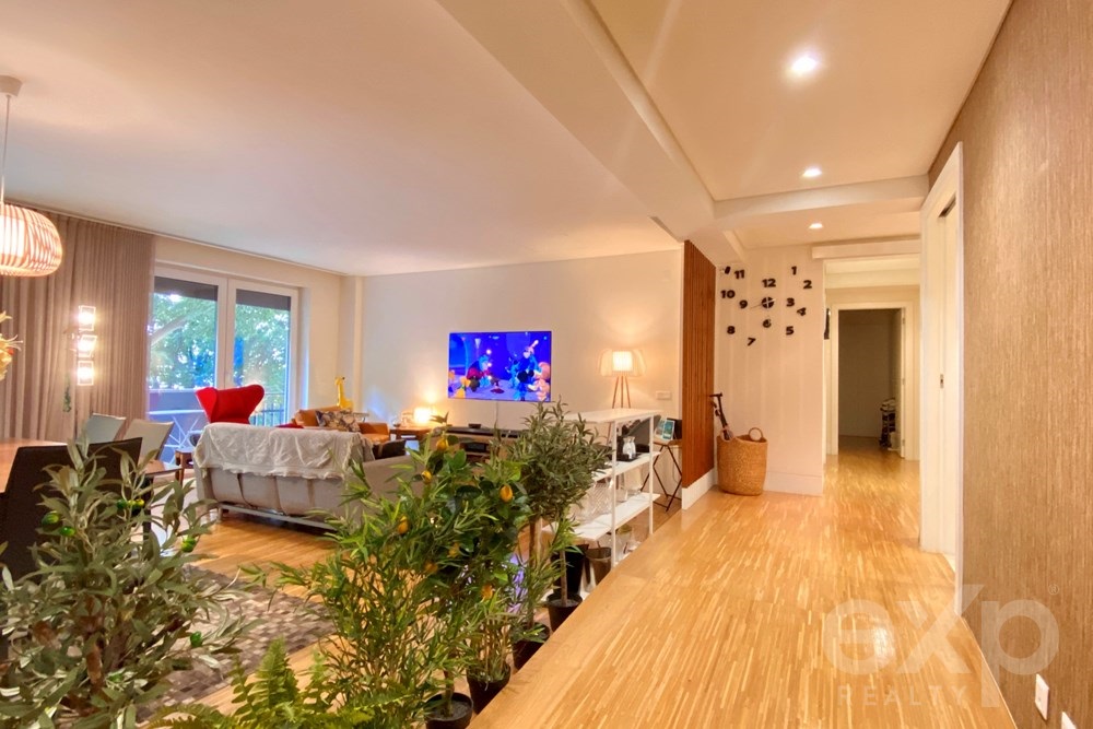 Venda Apart T2 Luxo de 2018, 2 suites, R. Tomas Ribeiro, Av Novas, Lisboa