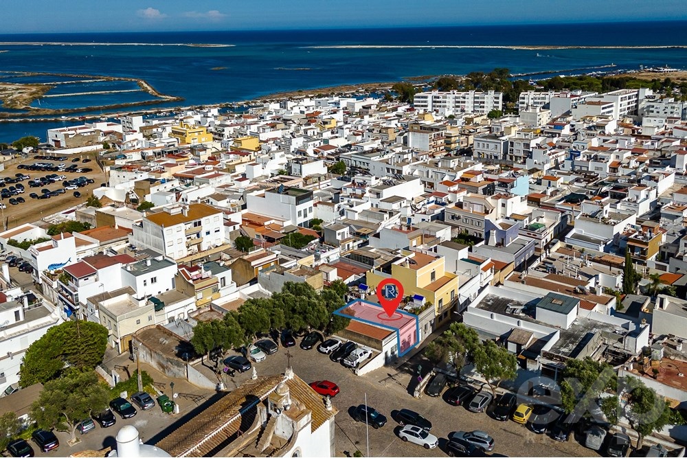 Moradia T2 para Renovar, com Terraço com Vista Mar, na Fuseta