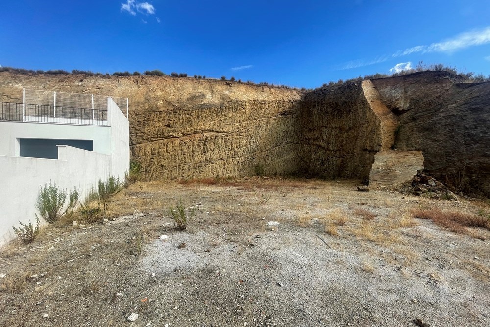 TERRENO URBANO EM MIRANDELA