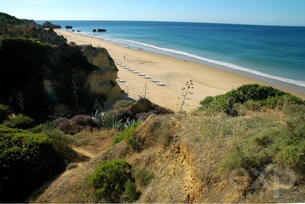 APARTMENT T2  IN ALBUFEIRA  A 100M OF THE BEACH