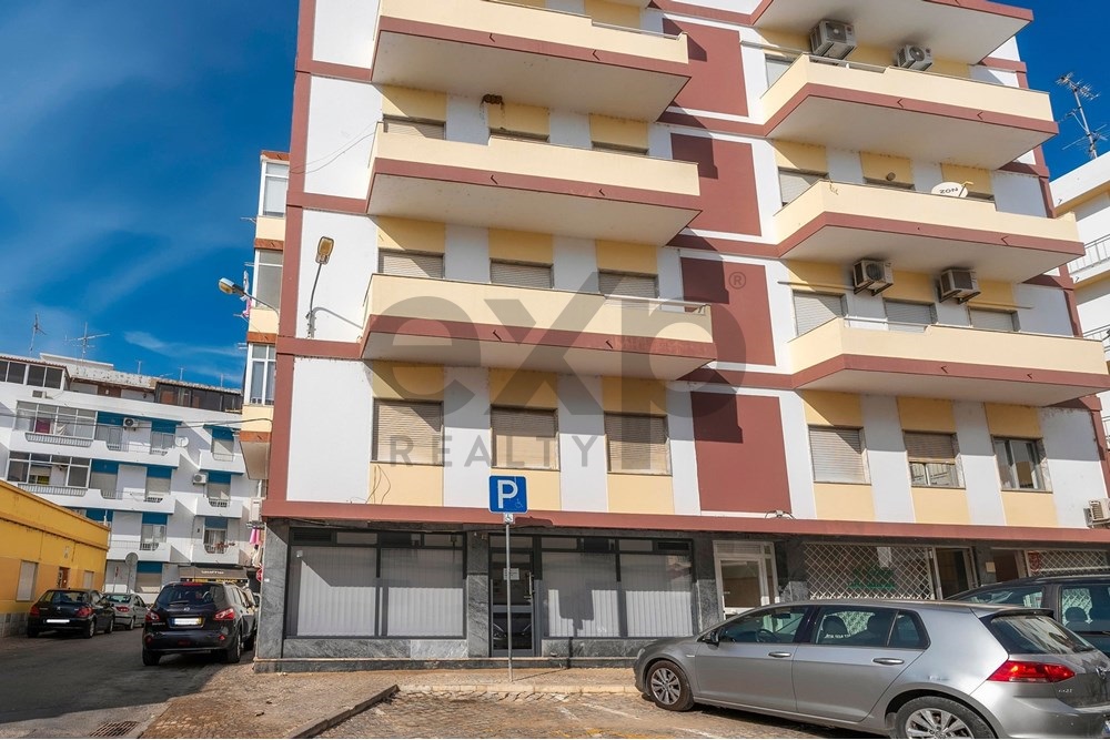 Shop with 61 sqm in a strategic location, very close to downtown Olhão