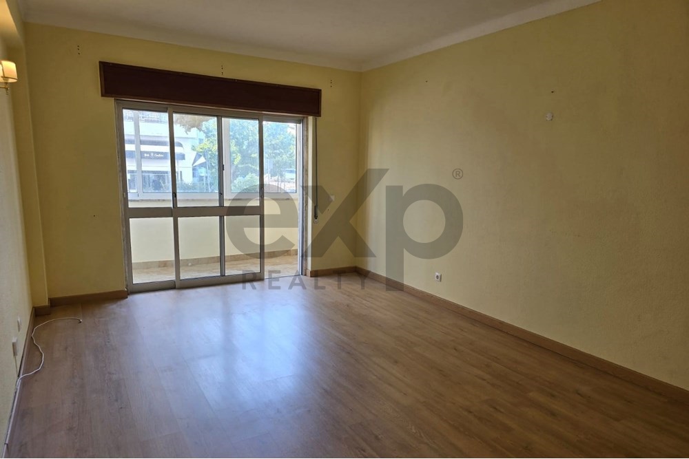 Renovated 2 bedroom apartment in Lagos 5 min. from the beach