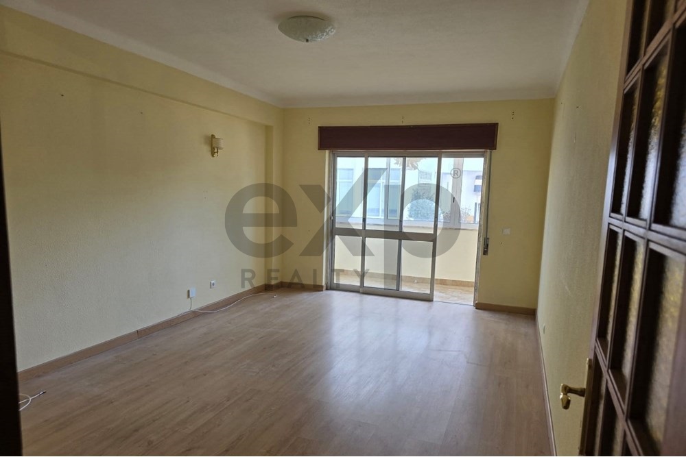 Renovated 2 bedroom apartment in Lagos 5 min. from the beach