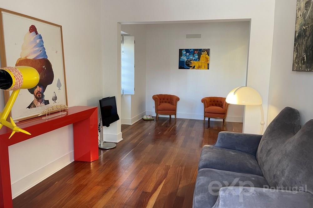 Charming 3-Bedroom Apt in Campo de Ourique, Lisbon