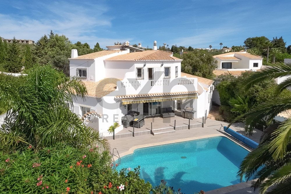 4 Bedroom Detached Villa with Pool in a Calm but Close to Central Location