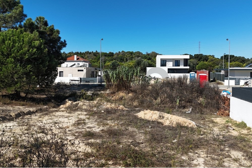 Build Your Dream Home Near Lisbon