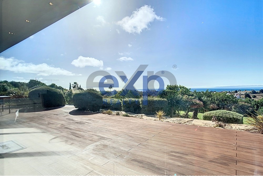 Luxuosa Moradia com Vista Mar, em Albufeira