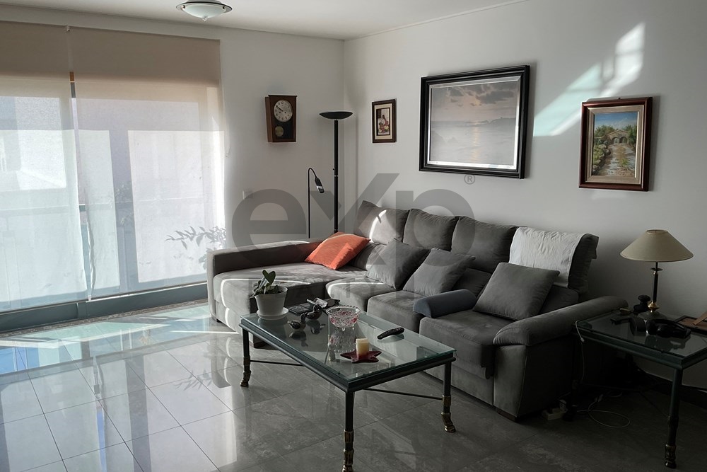 Desfrute do melhor de dois mundos, o Algarve e a Andaluzia, com este espaçoso apartamento de estilo moderno em Vila Real de Santo António.