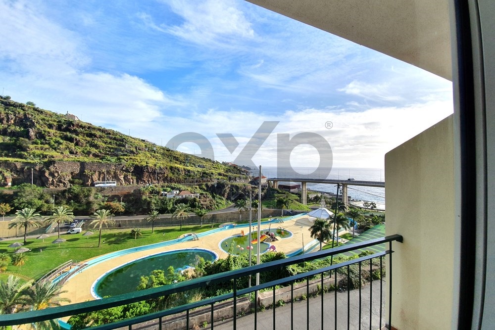 Moradia Triplex com Vista Mar em Santa Cruz