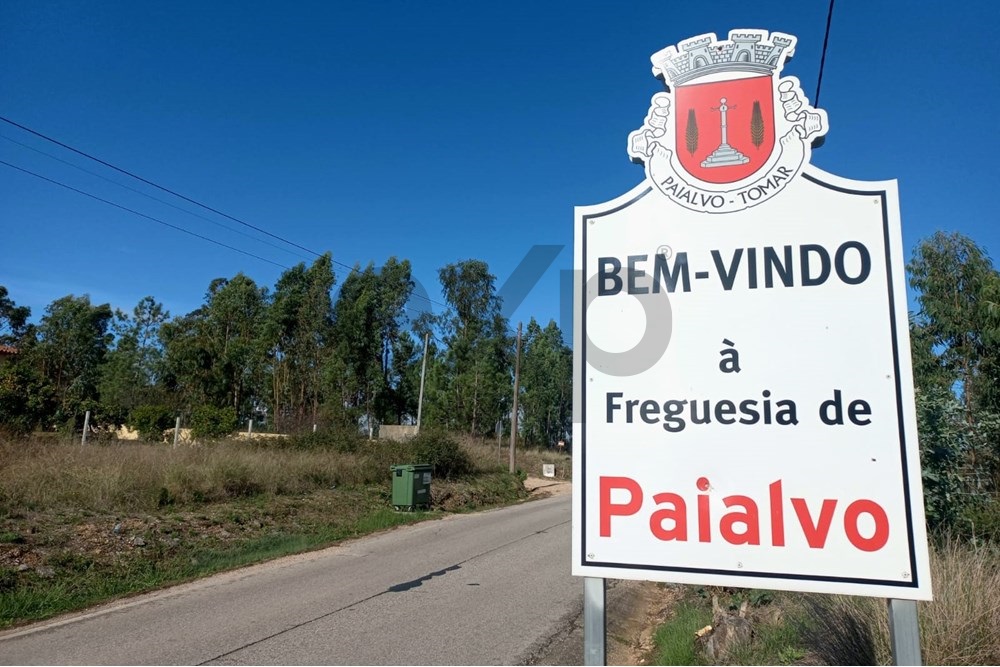 Rustic land with construction viability, with good areas; 2,080 m2 - parish of Paialvo- Tomar, municipality of Santarém, in the central region of the country.