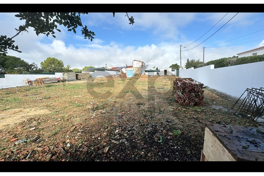 Terreno para construçao com projeto aprovado-Carvoeiro