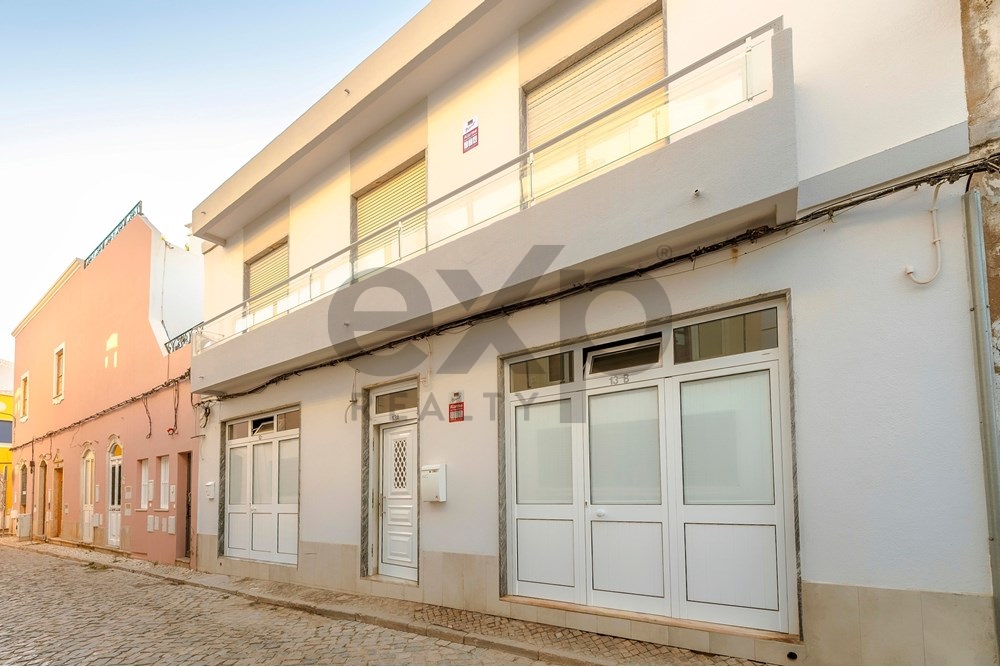 Building for sale in the centre of Olhão: unique opportunity!