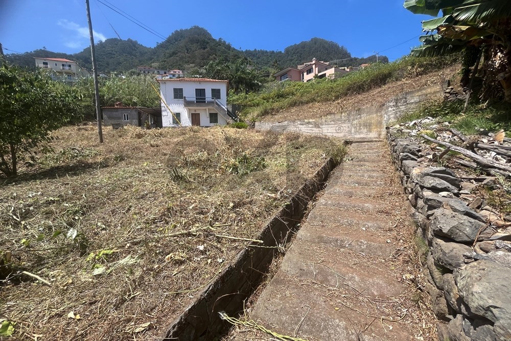 🏡 Rustic Stone House with Sea View and Barn – Faial, Madeira 🌞