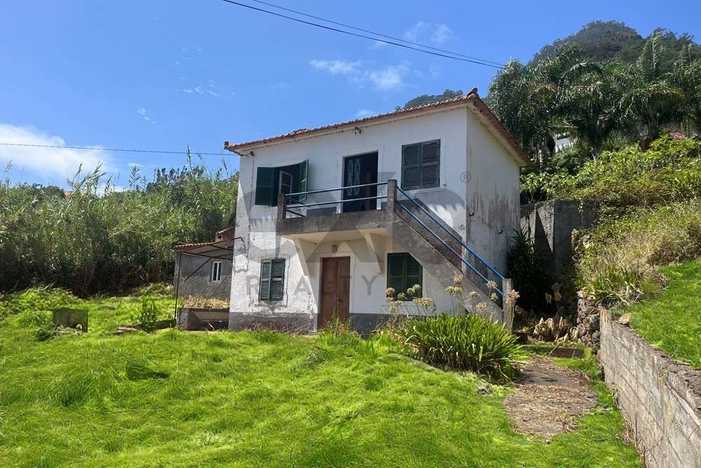 🏡 Rustic Stone House with Sea View and Barn – Faial, Madeira 🌞