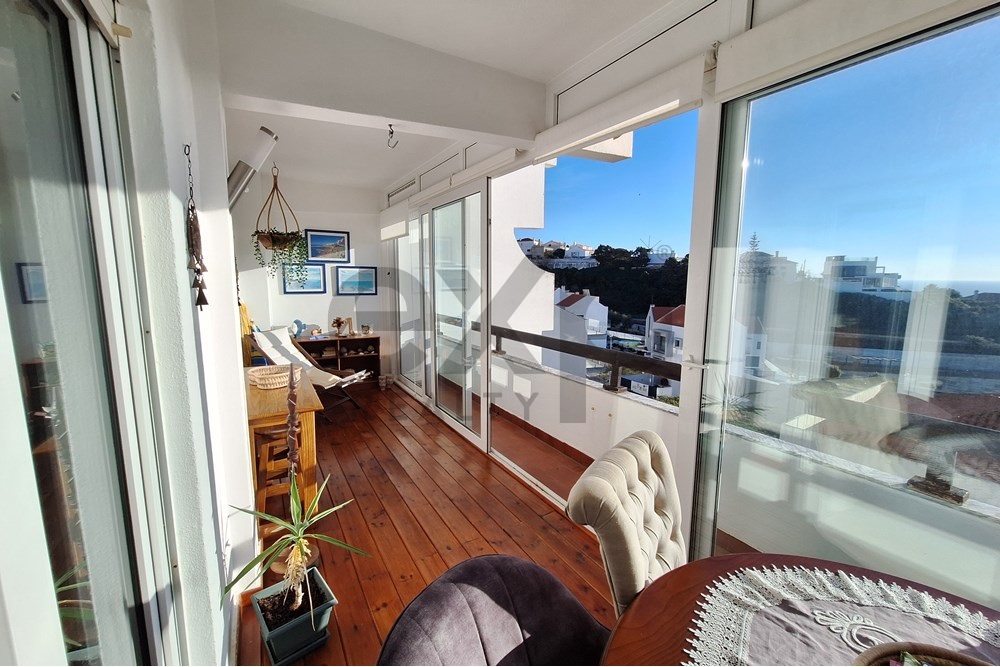 "Modern 2-Bed Seaside Apartment in Ericeira"