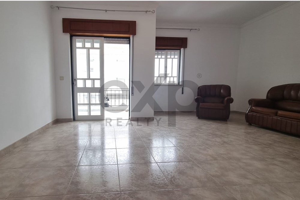 Unique Opportunity in Vila Nova de Cacela: Spacious 3-Bedroom Apartment with Attic and Balconies